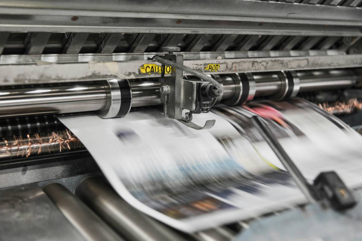 Dashboard showing profitable passive print on demand websites with niche-focused product analytics